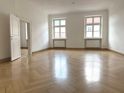 Stilvolle 4-Zi.-Altbau-Whg., Altstadt Landshut, Echtholzparkett, EBK, WG geeignet