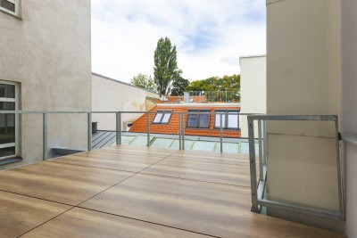 NEAR SCHÖNBRUNN PALACE - FULLY RENOVATED PERIOD APARTMENT WITH TERRACE
