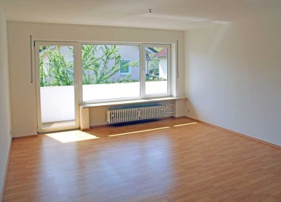 Helle 2-Zimmer-Wohnung mit Einbauküche in Gröbenzell