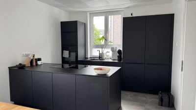Schöne und neuwertige 5-Zimmer-Doppelhaushälfte mit geh. Innenausstattung und EBK