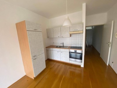 Gemütliche Wohnung mit Balkon, Kellerabteil und Tiefgaragenplatz (optional) in Nähe LKH, Med Uni sowie Privatklinik Graz Ragnitz zu vermieten.