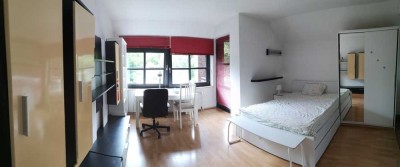 Exklusive 1-Raum-Wohnung mit Balkon und Einbauküche in Düsseldorf