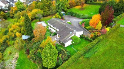 Einzigartiges Privatanwesen mit stilvoller Bungalow-Villa in Alleinlage