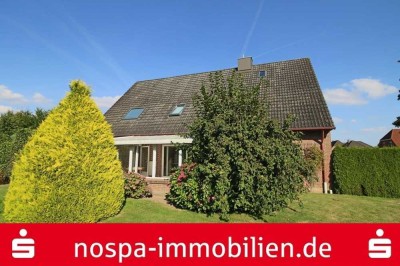 Mit Einliegerwohnung! Voll unterkellertes Einfamilienhaus auf einem ca. 1.350 m² großen Grundstück!