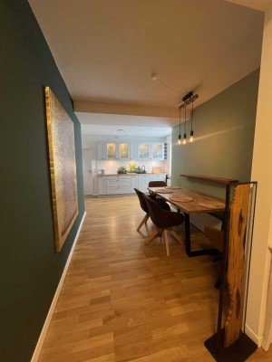 Wunderschön und WG-geeignet: Sanierte, teilmöblierte 2-Zimmer-Hochparterre-Wohnung in Braunschweig