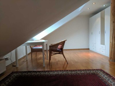 2-Zi-DG-Etagenwohnung in Olching, See und S-Bahn in der Nähe
