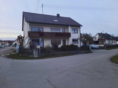Schöne und gepflegte 4,5-Raum-Wohnung mit Balkon in Pöttmes