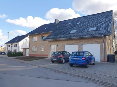 Schöne geräumige Wohnung im Dachgeschoss! Inkl. Stellplatz!