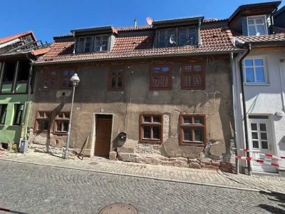 Stadthaus im Denkmalschutz in zentraler Lage von Haldensleben mit Modernisierungsbedarf