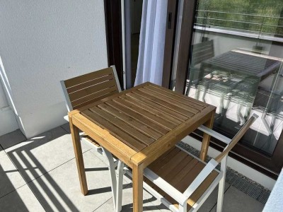 Voll möblierte wohnung mit einbauküche und balkon ab sofort verfügbar!