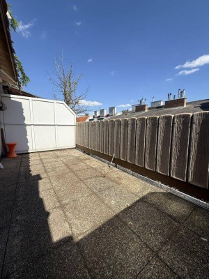 Gepflegte Wohnung nähe AKH mit schöner Terrasse und Loggia