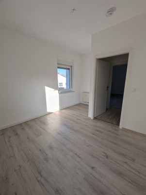 +++SCHICKE, FREUNDLICHE 3-R. WHG+M. BALKON+DUSCHBAD M. FENSTER+1.OG!!!+++