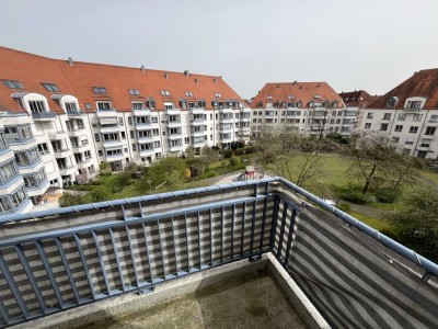 Helle 1-Zimmer-Wohnung im DG mit EBK – für Studenten, Uni-Nähe
