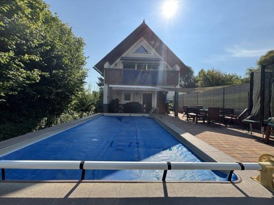 Charmantes Haus mit Pool in ruhiger Sackgasse