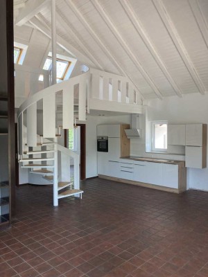 Top Renovierte 3,5-Zimmer-DG-Wohnung über 2 Ebenen, Dachterrasse, 110 qm WFl, Gesamtfläche 150 qm