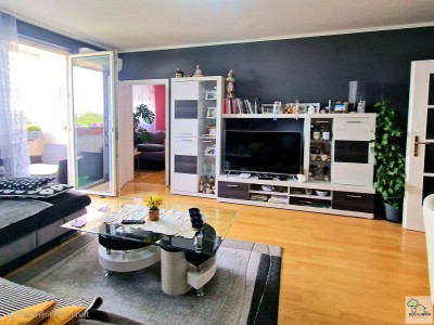 HELLE 3-ZIMMER-WOHNUNG (77m²) IN BADEN MIT LOGGIA UND FERNBLICK