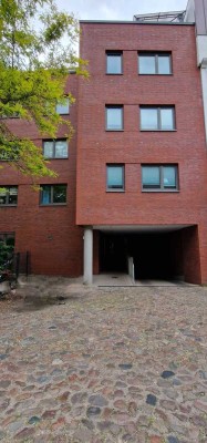 Einziehen & Wohlfühlen: Hochwertige 2-Zi.-Wohnung mit Balkon & Lift in Toplage!