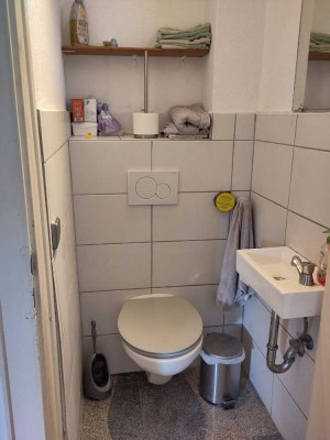 Ansprechende, jedoch renovierungsbedürftige 4-Raum-Wohnung in Karlsruhe