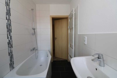 "Für unsere Sonnenanbeter" - renovierte 4RW mit 2 XXL-Balkonen und Badewanne