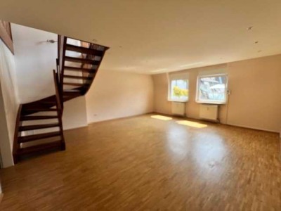 4-Zimmer-Maisonette-Wohnung mit gehobener Innenausstattung mit Einbauküche in Mettmann