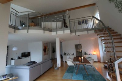 Traumhaftschöne, raffiniert geschnittene 4,5 Zimmer 150qm Maisonettewohnung für 3 Personen