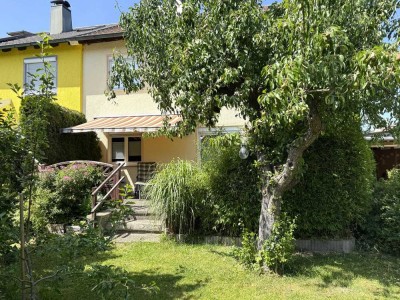 Gemütliche Doppelhaushälfte mit wunderschönem Garten