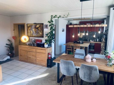 Großzügige 3-Zimmer-Wohnung mit umlaufendem Balkon und Kamin in Neunkirchen-Eischeid zu vermieten