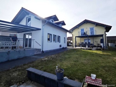 2 Häuser mit Pool in Eging am See - ideal für 2 Generationen!!!