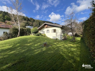 Einfamilienhaus mit großem Garten in ruhiger Lage