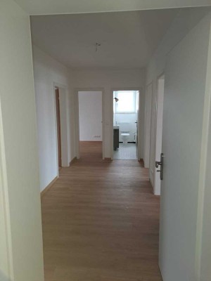 3-Zimmer-Whg  mit kleinem Garten Nähe S-Bahn Station