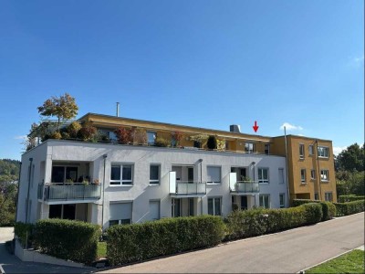 Attraktive & neuwertige 3-Zimmer-DG-Wohnung!