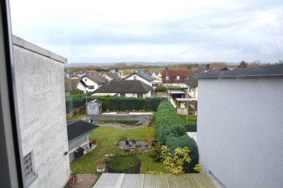 Attraktives Mehrfamilienhaus mit 4 Wohneinheiten, großem Garten, Pool und Ausbaupotential