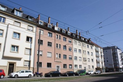 3 Zimmer Dachgeschosswohnung -WG geeignet- in zentraler Lage von Karlsruhe!