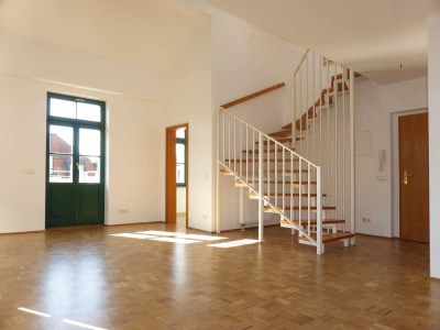 Striesen: 3 Zimmer  Dachgeschoss-Maisonettewohnung mit Balkon, hervorragender Grundriss !