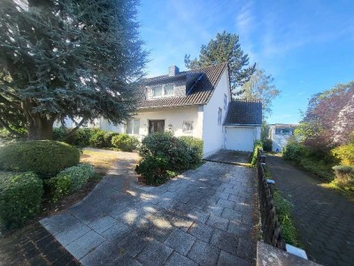 Familie aufgepasst! Seltene Gelegenheit! Einfamilienhaus mit idyllischem Garten u. Garage