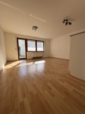 **Helle 2-Zimmerwohnung mit Balkon** in Starzach