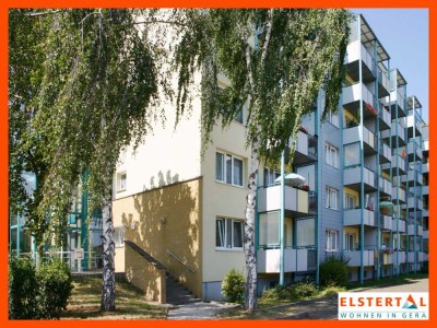 Komfortabel und renoviert!  Barrierefreier Zugang // Aufzug // Neues Bad mit Dusche // Balkon!