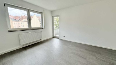 Nibelungenviertel ! Lichtdurchflutete renovierte 4-ZW, 105 m², 2 Balkone, 3.OG mit Aufzug