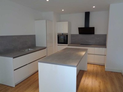 NEWER 4-ROOM-APARTMENT IN BEST CITY LOCATION! EXKLUSIVE, NEUWERTIGE 4ZKB WOHNUNG!