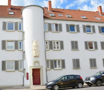 Schöne 4-Zimmer-Wohnung mit Balkon und Einbauküche in Neustadt an der Weinstraße