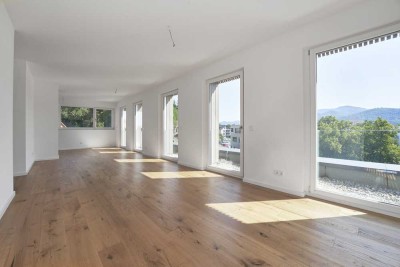Bezaubernde 4 -Zimmer-Attika-Wohnung mit Aufzug und Tiefgaragen-Stellplatz
in 79211 Denzlingen