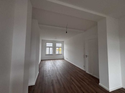 Stilvolle Altbauwohnung –  mit Original Jugendstil-Kassettentüren– frisch kernsaniert!