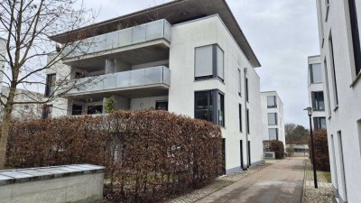 Exklusive, neuwertige 3-Zimmer-Erdgeschosswohnung mit Terrasse, Garten und EBK in Augsburg