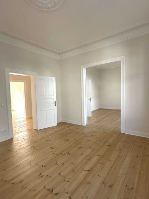 Sonnige 3-Zi. Altbau-Wohnung mit Balkon in Hamburg-Ottensen