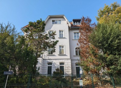 Stilvolle 2-Zimmer-Eigentumswohnung mit Balkon ins Grüne – 1130 Wien, nahe Lainzer Tiergarten