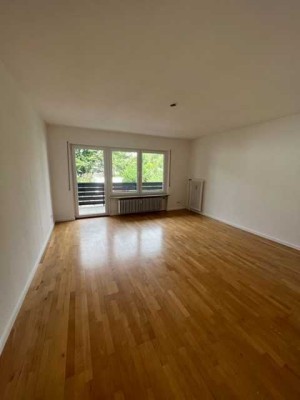 Ihre schöne 3 Zimmerwohnung in Offenbach-Bieber mit Balkon