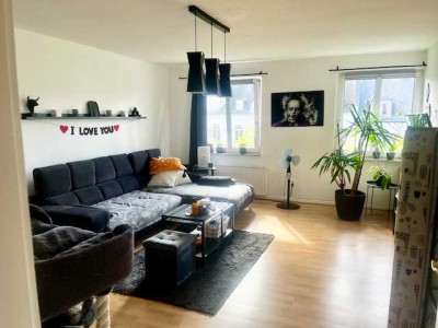 ***Attraktive, helle 2 ZKB- Wohnung in zentraler Lage***
