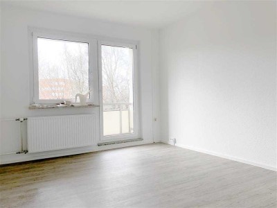 Tolle 2-Raum-Wohnung mit Balkon - für Sie RENOVIERT!