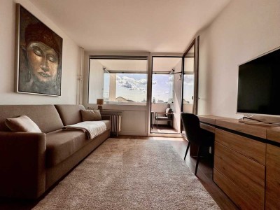 Erstbezug nach Kernsanierung: Modern möbliertes Apartment mit Loggia