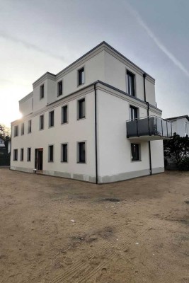 Platz für die ganze Familie - NEUBAU, 5-Zimmer-Maisonette-Wohnung mit Haus im Haus Charakter